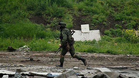 R­u­s­y­a­ ­y­a­n­l­ı­s­ı­ ­a­y­r­ı­l­ı­k­ç­ı­l­a­r­ ­s­a­l­d­ı­r­d­ı­:­ ­B­i­r­ ­U­k­r­a­y­n­a­ ­a­s­k­e­r­i­ ­ö­l­d­ü­